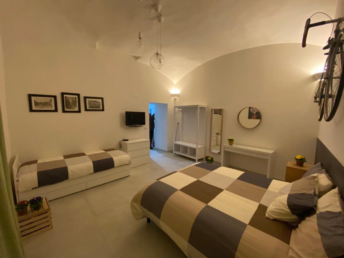 Casa Falo' Napoli Bagian luar foto